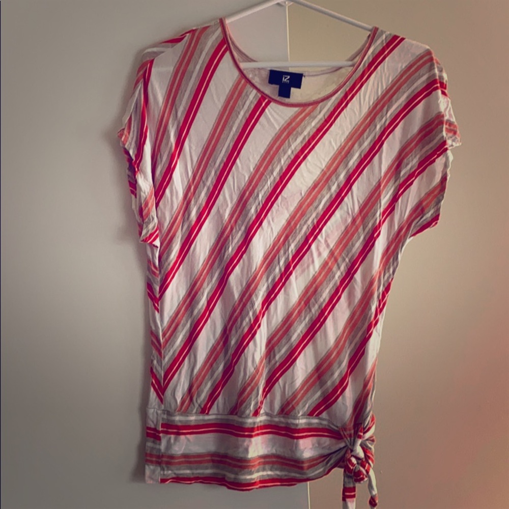 Short sleeved lace back blouse with side tie